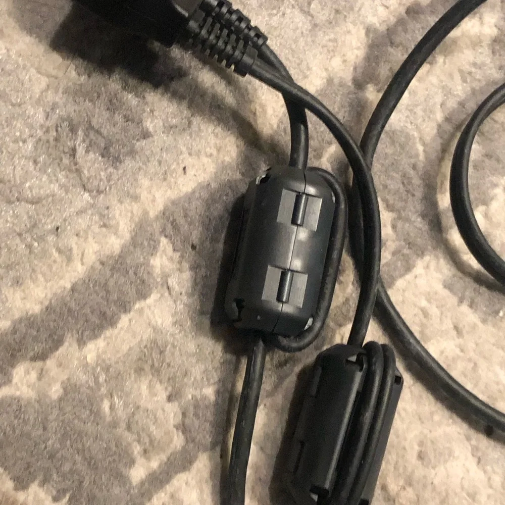 Genuine Nikon USB RCA AV Audio Cable ZCAT2035-0930 White and Yellow RCA